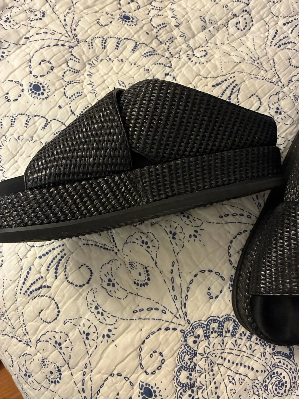 ROAM Cross Stack Black Raffia Sandals - size 10